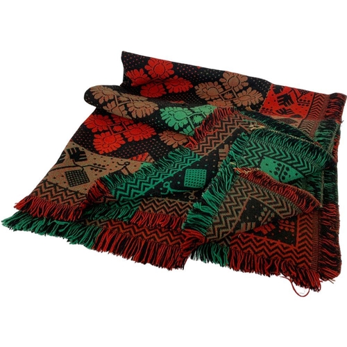 23 - A vintage Welsh style pure wool blanket. 154 x 208cm.