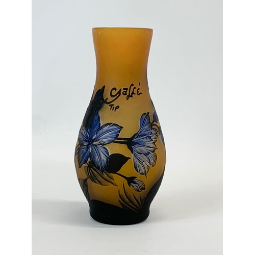 478 - An Emile Galle style vase. Reproduction. 17cm