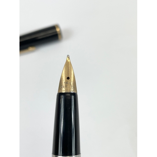 540 - A 14ct gold nib fountain pen by Parker.