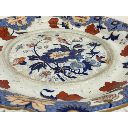 431 - A large early 19th century Spodes “New Stone” pottery tureen plate. Circa 1800. 4362. 35cm