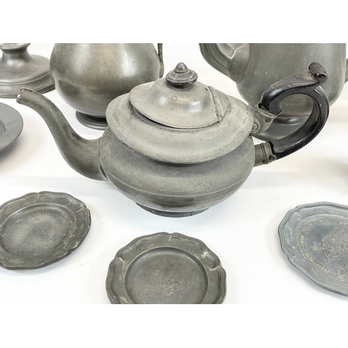 447 - A quantity of Georgian and Victorian pewter ware. Pallisers Wolverhampton, James Dixon & Son, B Gray... 