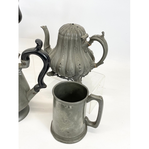 447 - A quantity of Georgian and Victorian pewter ware. Pallisers Wolverhampton, James Dixon & Son, B Gray... 