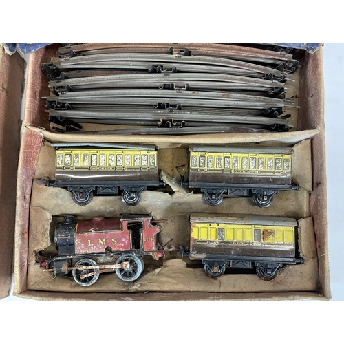 59 - 2 vintage Hornby Train Sets in boxes. Number 101 Tank Passenger Set.