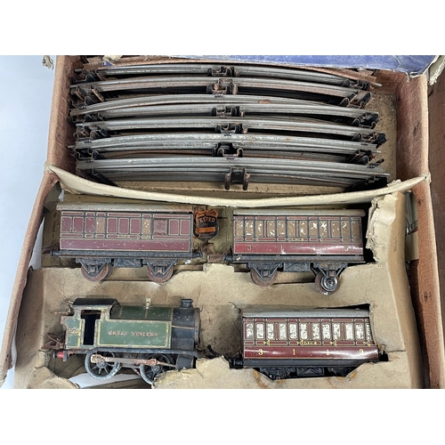 59 - 2 vintage Hornby Train Sets in boxes. Number 101 Tank Passenger Set.