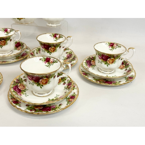 458 - A 20 piece 1962 Royal Albert Old Country Roses tea set.