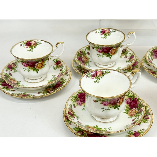 458 - A 20 piece 1962 Royal Albert Old Country Roses tea set.