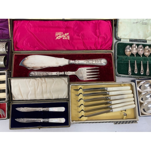 470 - A large quantity of 19th and 20th century silver plated cutlery etc. Some stainless.