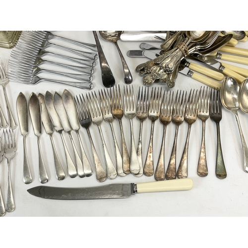 471 - A quantity of good quality silver plated cutlery and other silver plate. Some stainless.