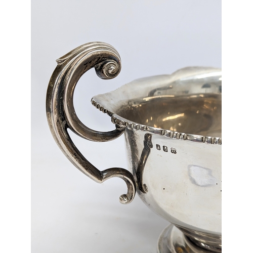 556 - A large silver cup inscribed, for Best Shorthorn Bull 1918. 605 grams.