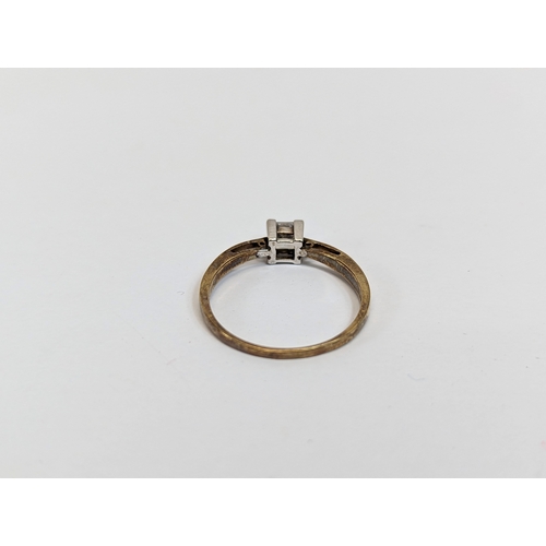 580 - A 9ct gold ring