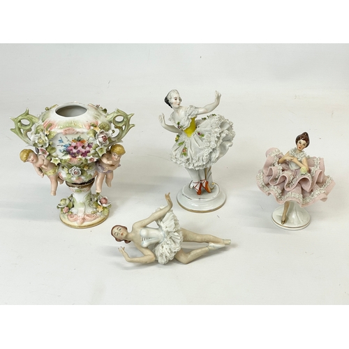 492 - 4 pieces of pottery. Including a large late 19th century Thomas Forester & Sons (TF & SL) vase 1883-... 