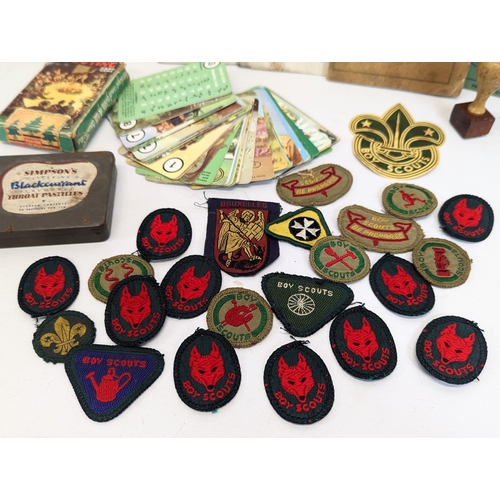 171 - A quantity of 1930s/1940s Boy Scout items, including badges, books, shirt, belts, etc