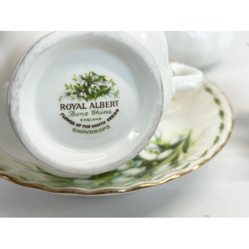 660 - A collection of pottery. Royal Albert Flower of the Month Series Snowdrops cup and saucer, 3 pieces ... 