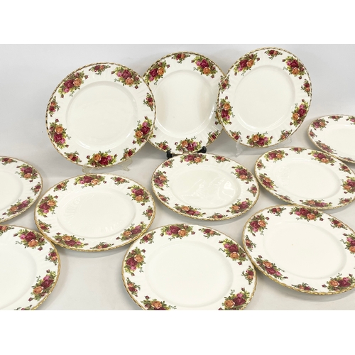 515 - A set of 12 Royal Albert Old Country Roses dinner plates. 26cm