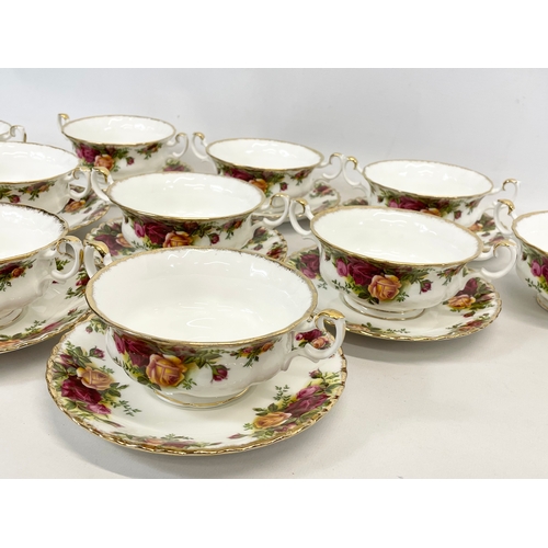 661 - 10 Royal Albert Old Country Roses soup bowls and 8 saucers.