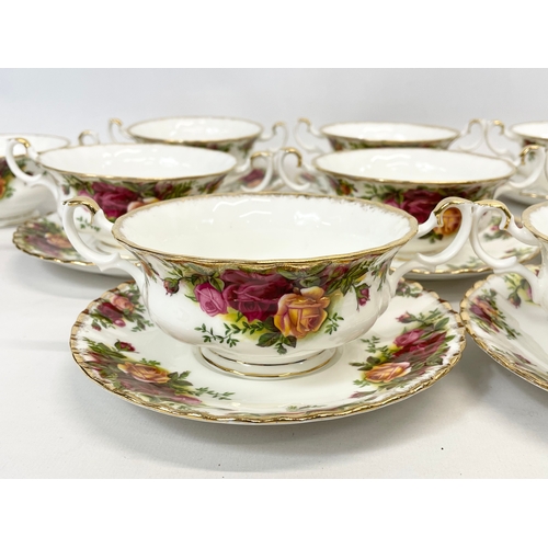 661 - 10 Royal Albert Old Country Roses soup bowls and 8 saucers.