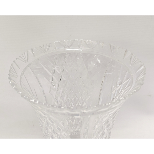 676 - A large crystal centrepiece. 28.5cm