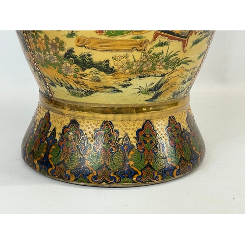 709 - A large Chinese pot. 60cm