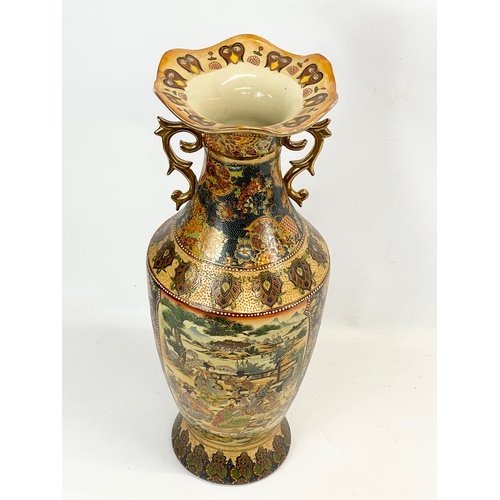 709 - A large Chinese pot. 60cm