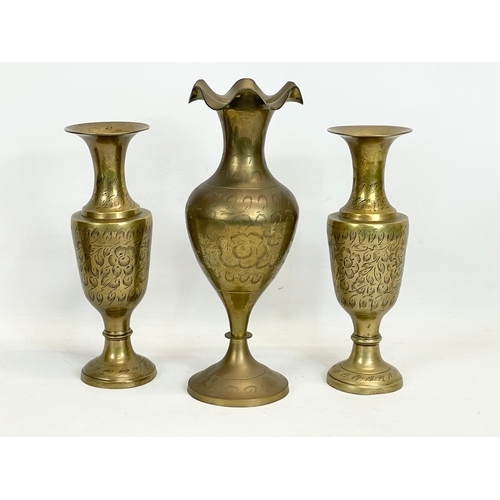 733 - A sundry lot. A Victorian gong, 3 Indian brass vases and 5 pieces of pewter. Gong measures 24 x 28cm