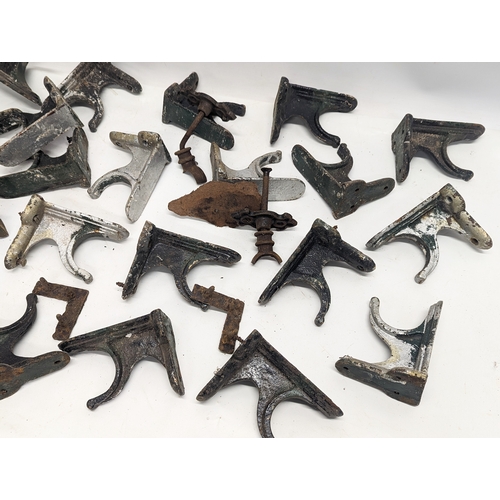 287 - A large quantity of Victorian wall brackets.