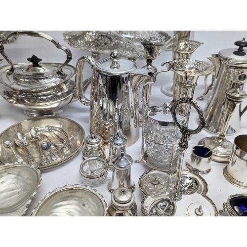 738 - A quantity of good quanlity silver plate, including Walker & Hall tea and coffee pot