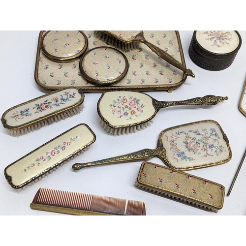 298 - 3 vintage part vanity sets