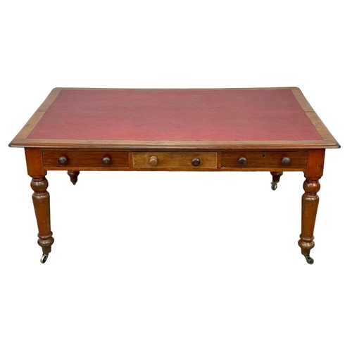 787 - A large Victorian mahogany partners desk, with 6 drawers and leather top. 177 x 115 x 76cm