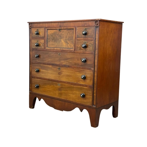 796 - A large late Georgian mahogany chest of drawers. Circa 1830s. 120 x 53 x 123cm