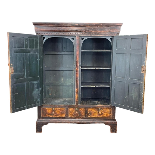 798 - A superb Irish George III pine press, with original scumble paint, 3 drawers and fitted shelves. Geo... 