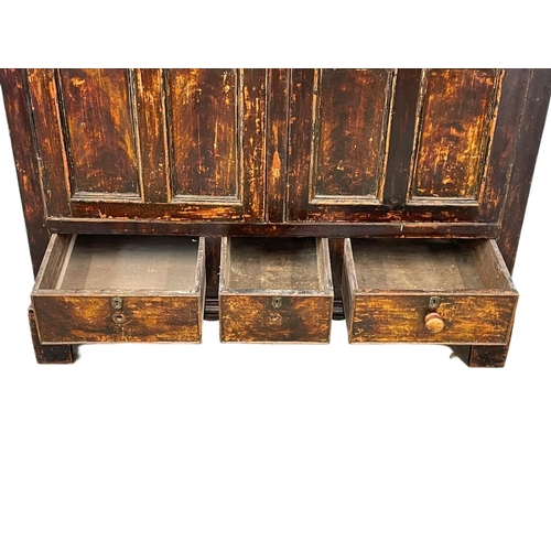 798 - A superb Irish George III pine press, with original scumble paint, 3 drawers and fitted shelves. Geo... 