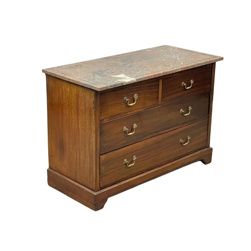 811 - An Edwardian mahogany chest of drawers, with marble top and brass drop handles. 107.5 x 51.5 x 76cm