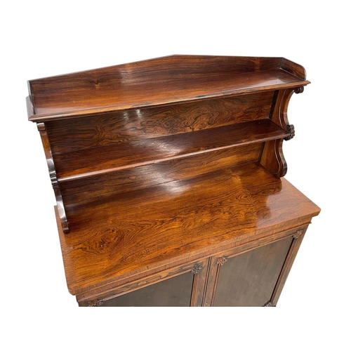 812 - An excellent quality George IV rosewood chiffonier. Circa 1820. 111x45x154cm