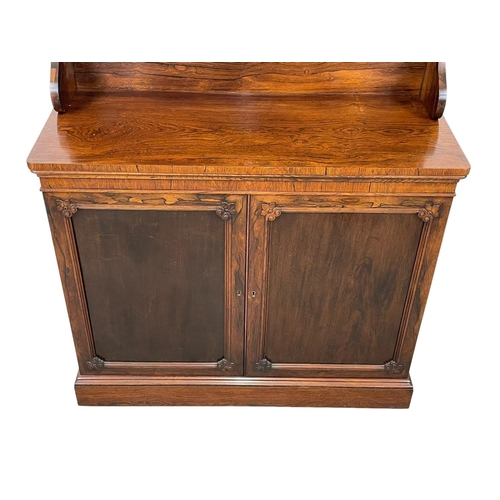 812 - An excellent quality George IV rosewood chiffonier. Circa 1820. 111x45x154cm