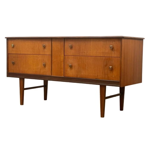 820 - A Mid Century teak sideboard with 4 drawers, by Homeworthy. 137 x 47 x 72cm