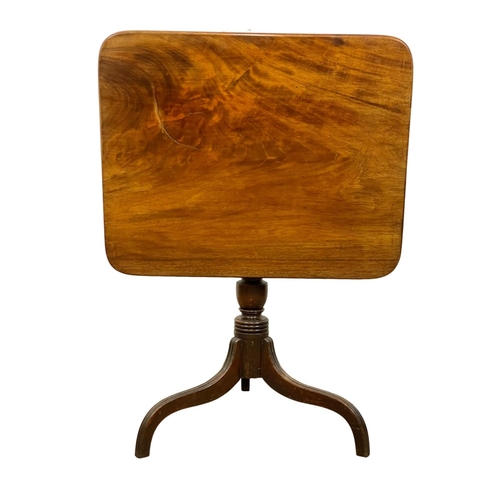 848 - A George III mahogany tilt top pedestal table. Circa 1780. 79 x 64 x 74cm