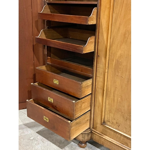 869 - A very large Victorian mahogany triple door wardrobe. With interior drawers.  250 x 75 x 215cm