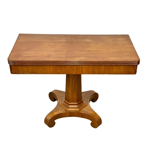 870 - A large William IV mahogany turnover tea table. Circa 1830. 107 x 53 x 76cm