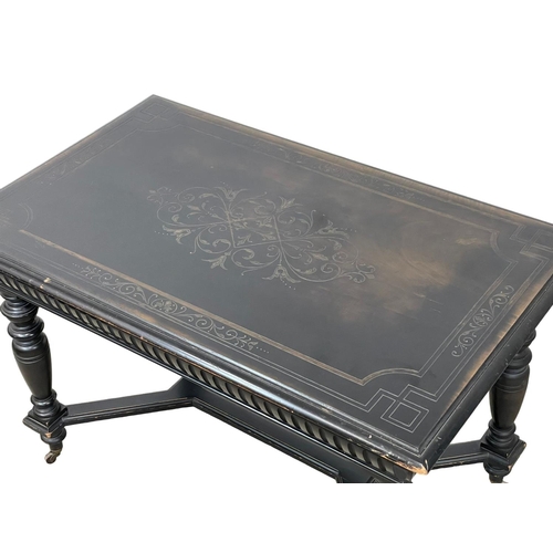 898 - A large Victorian library table. 120 x 73 x 76cm