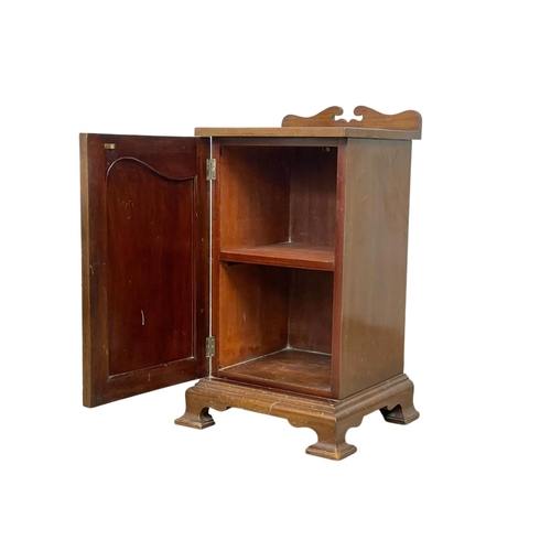 950 - A large Edwardian mahogany bedside cupboard. 42 x 40 x 82cm