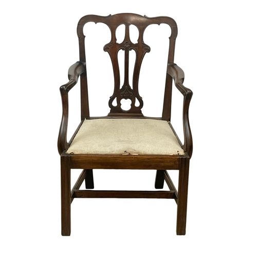 977 - A good quality 18th century George III mahogany armchair. Circa 1770. Chippendale style.