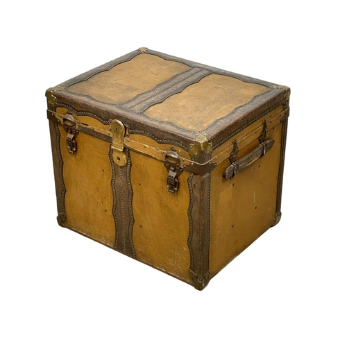 990 - A good quality late 19th century leather and brass bound travellers trunk. By Drucker & Co m. USA. 6... 