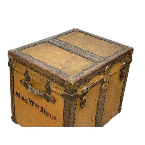 990 - A good quality late 19th century leather and brass bound travellers trunk. By Drucker & Co m. USA. 6... 