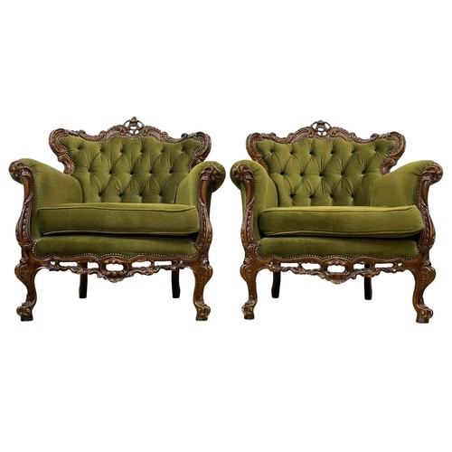 968 - A pair of vintage ornate Italian carved button back armchairs. 90 x 68 x 94.5cm