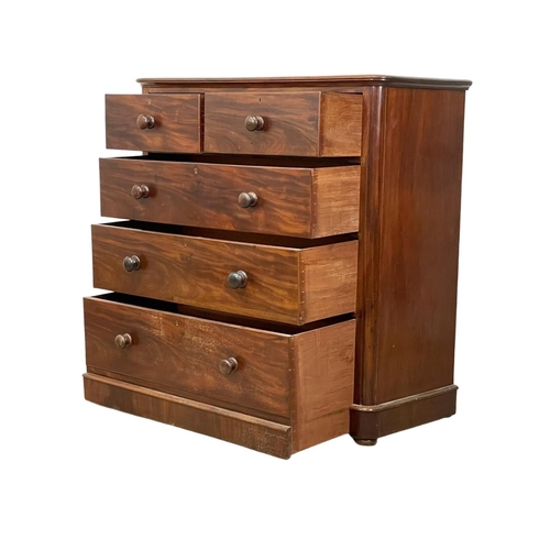 884 - A large Victorian mahogany chest of drawers. Circa 1860’s-70’s. 121.5 x 52 x 122cm