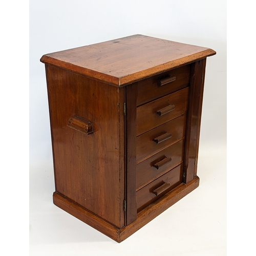 39 - An early 20th century collectors cabinet. 50 x 36 x 58cm