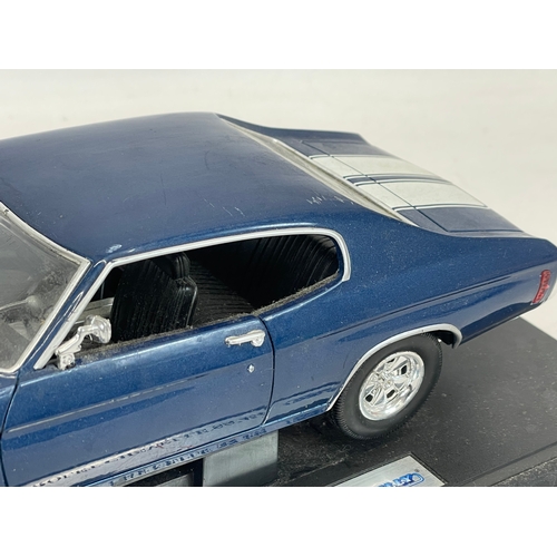 132 - A good quality 1970 Chevrolet Chevelle SS 454 model car. Welly. GM Official Licensed Product. 33cm