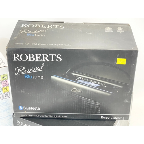 173 - 3 Roberts radios in boxes. Roberts Skylark, Roberts Revival Blutune, Roberts Zoombox 3.