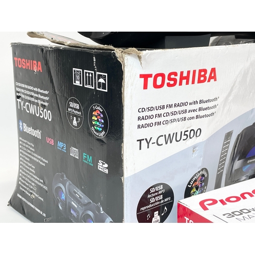 174 - 4 speakers in boxes. Toshiba TY-CWU500 Bluetooth, Gooodmans High Power Bass Party Speaker, Pioneer 3... 