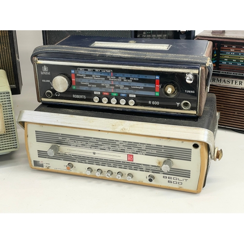 189 - A collection of vintage radios. Hitachi T-635S, Hacker Hunter Radio LTD VHF, Vega Spidola, Grundig M... 